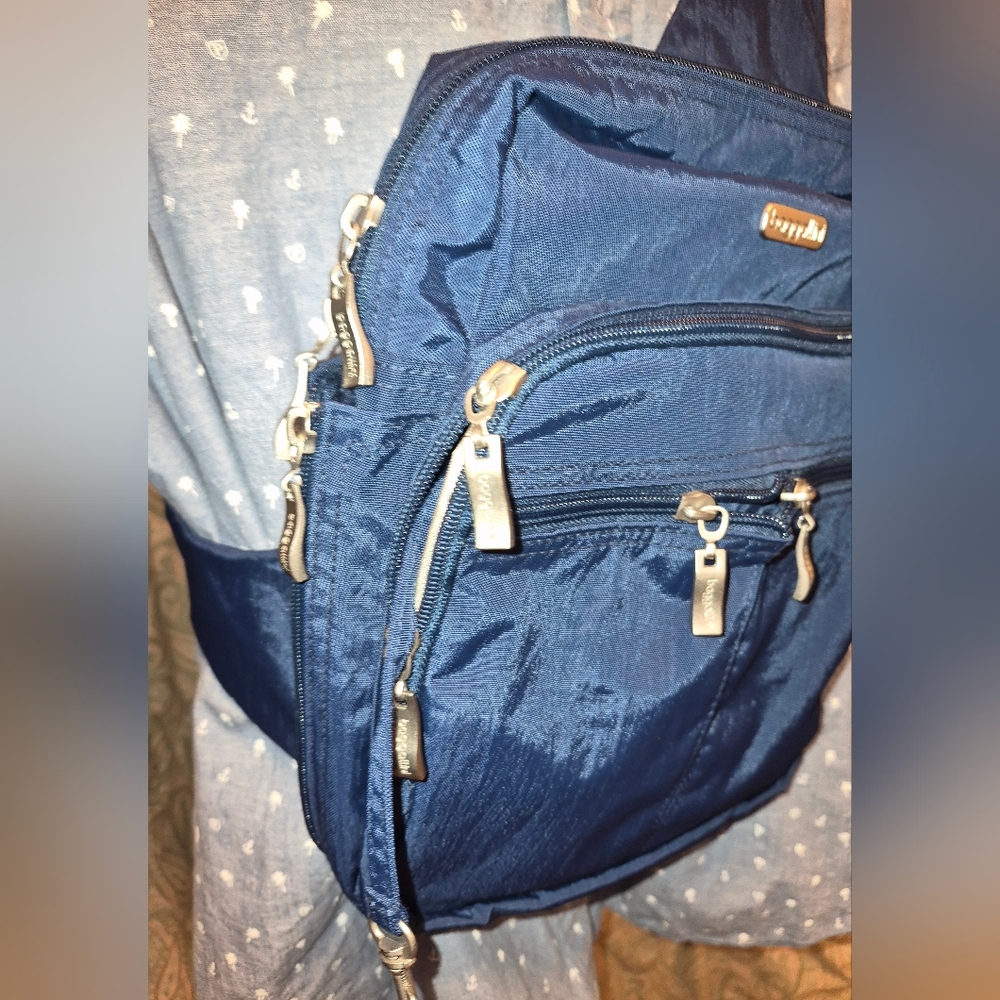 Baggallini Blue Washable Messenger Bag & Matching Wristlet - Picture 4 of 12